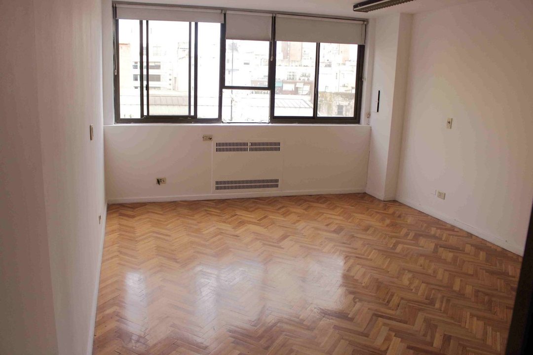 VENTA OFICINA AL FRENTE EN SAN NICOLÁS