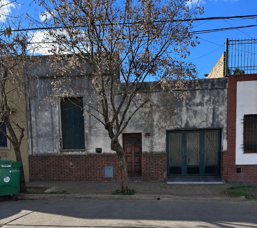 CASA EN VENTA EN PERGAMINO A REFACCIONAR