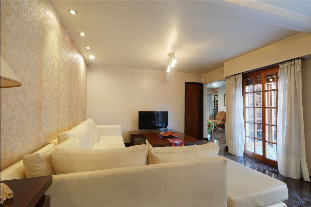 CASA EN AVELLANEDA