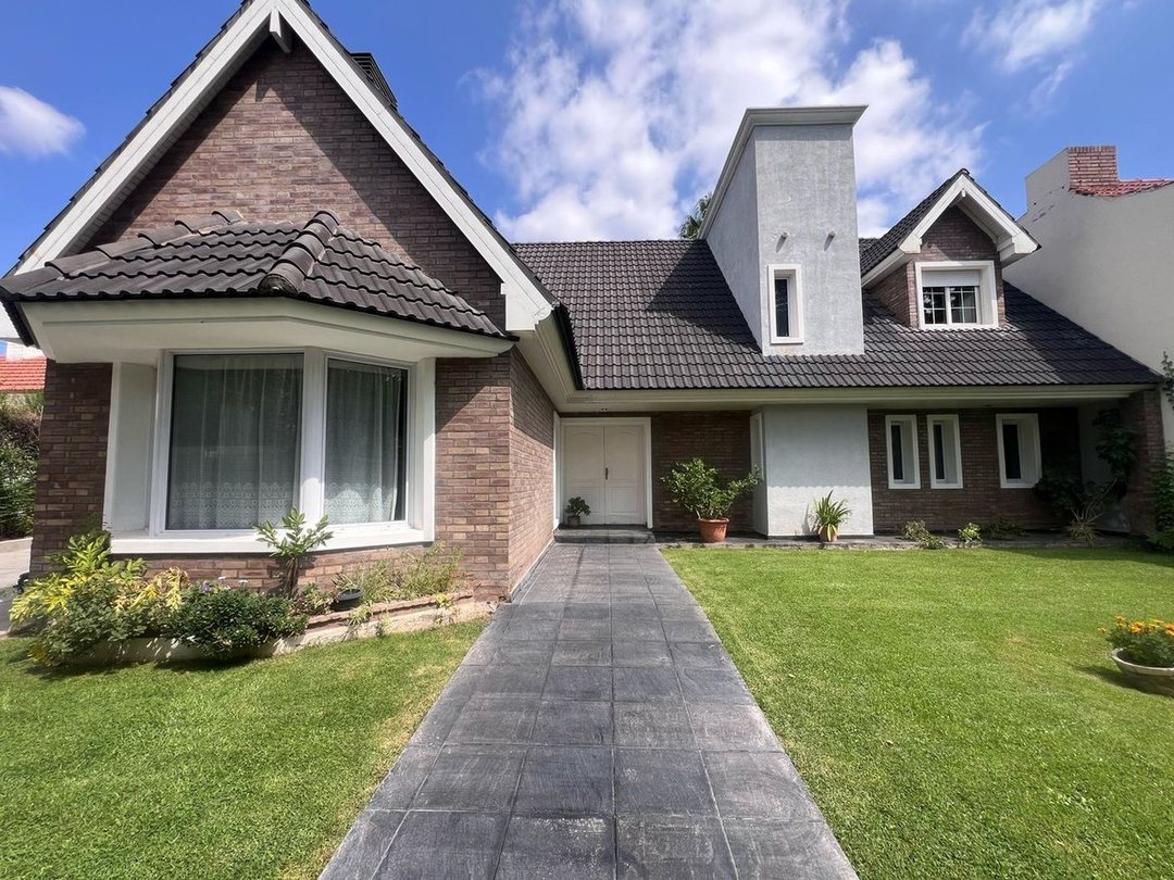 CASA EN VENTA Chacras de Coria