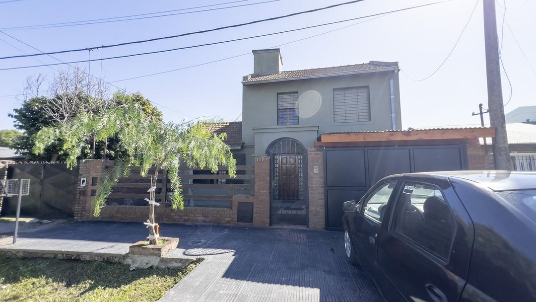 VENTA CASA 4 DORMITORIOS FUNES CITY APTA CRÉDITO