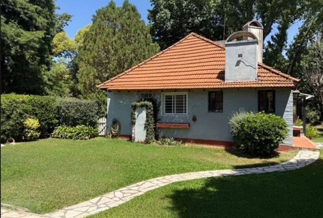 Venta Casa doble lote Los Troncos C.Club Impecable