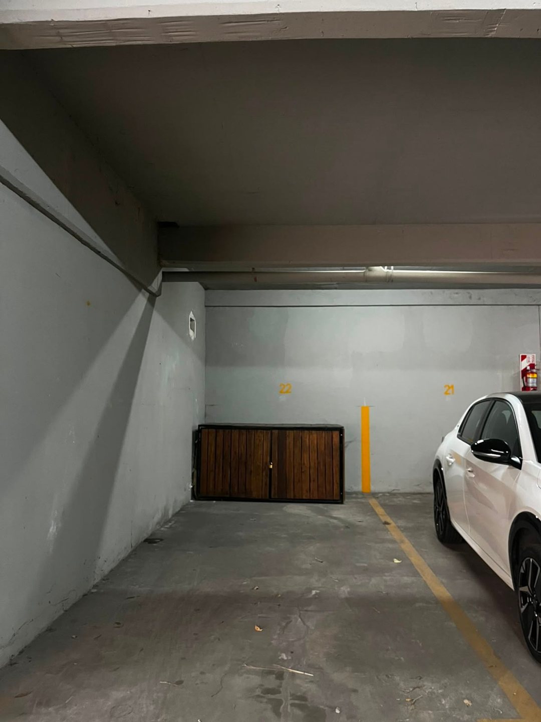 COCHERA EN VENTA CON BAULERA – EDIFICIO NEWEN I