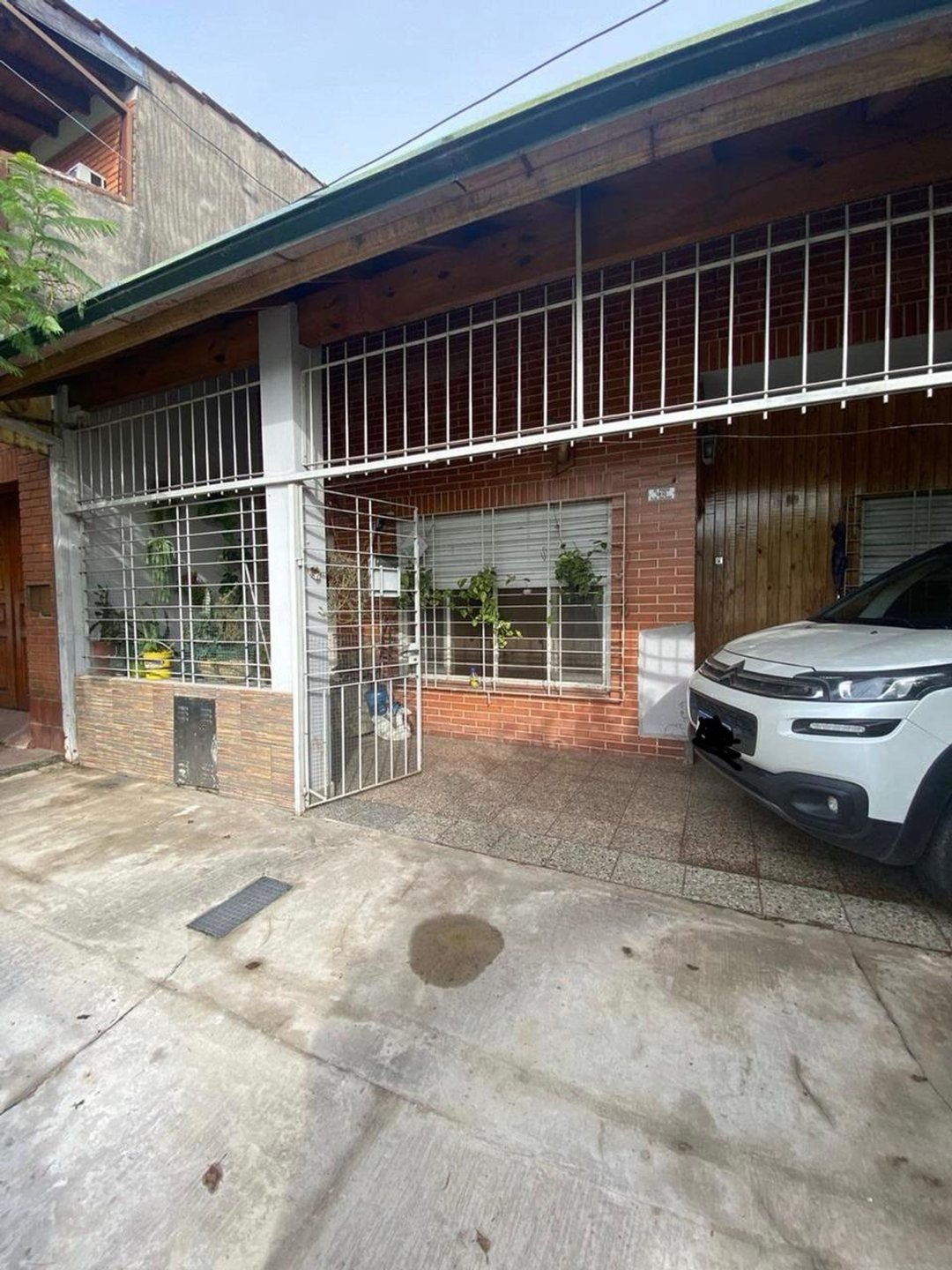 VENTA CASA 3 AMBIENTES, BERNAL OESTE