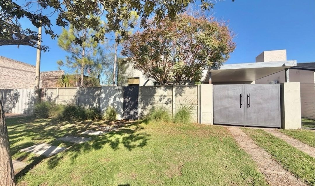 VENTA/VIVIENDA/PATIO VERDE/PILETA/SERV./B°BELGRANO