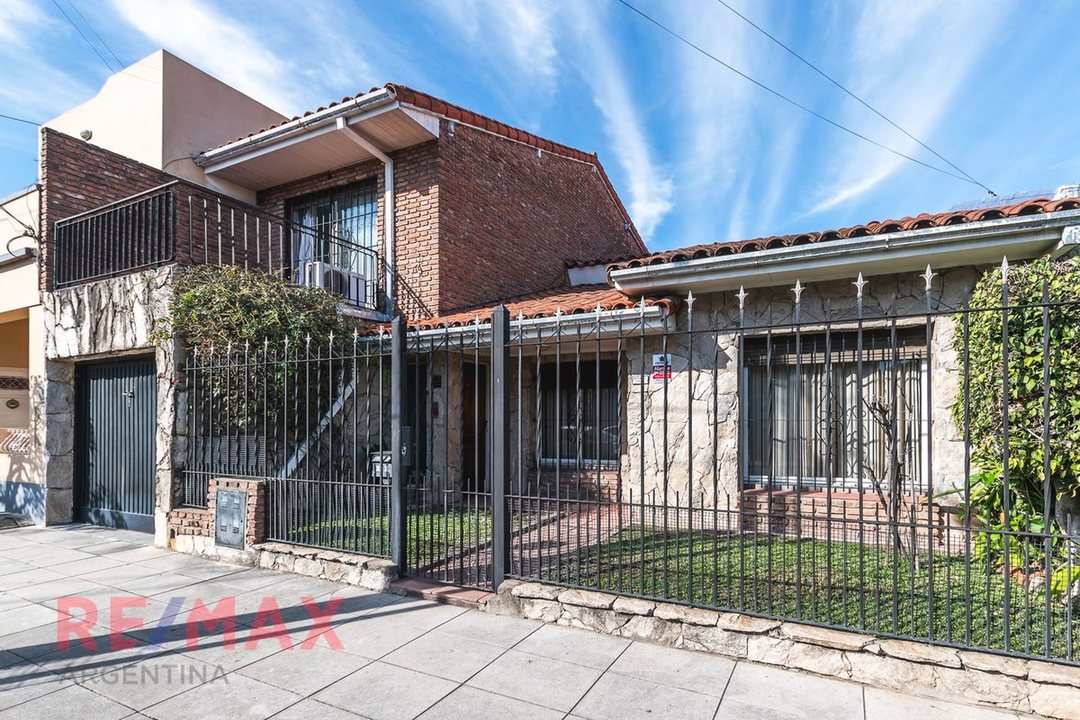 VENTA CASA 8 AMBIENTES RAMOS MEJÍA