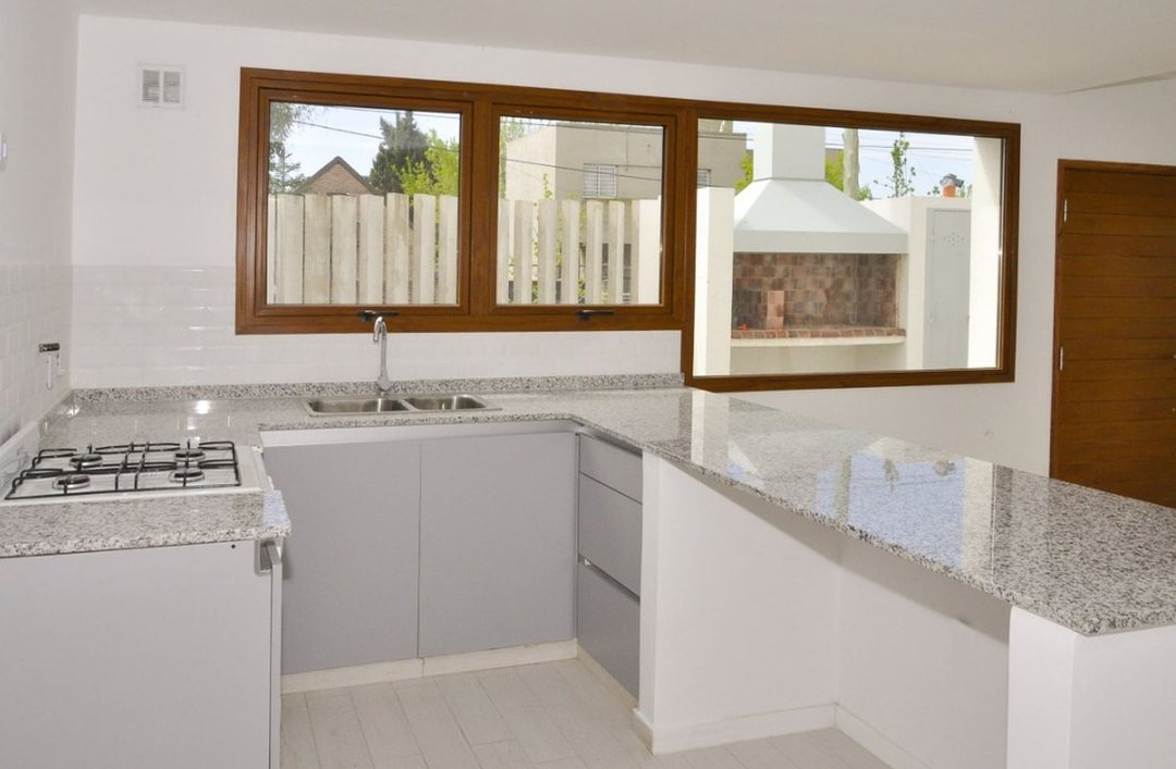 Duplex de 3 dormitorios en venta - City Bell