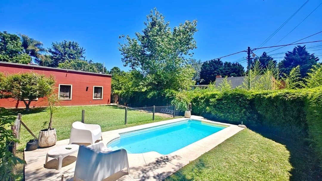 CASA 4 AMB EN VENTA EN ING. MASCHWITZ C/PILETA