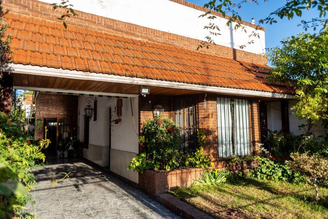VENTA CASA PH 3 AMBIENTES CON COCHERA BERNAL