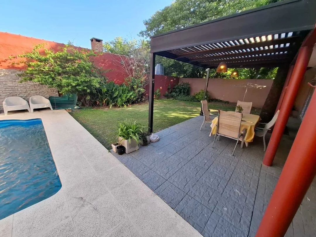 VENTA CASA 4AMB ITUZAINGO PB PILETA COCHERA 400M2