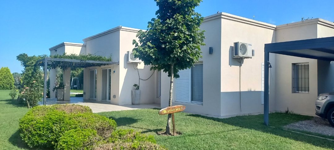 VENTA CASA CON PILETA OLIVERO PUEBLO CARCARAES