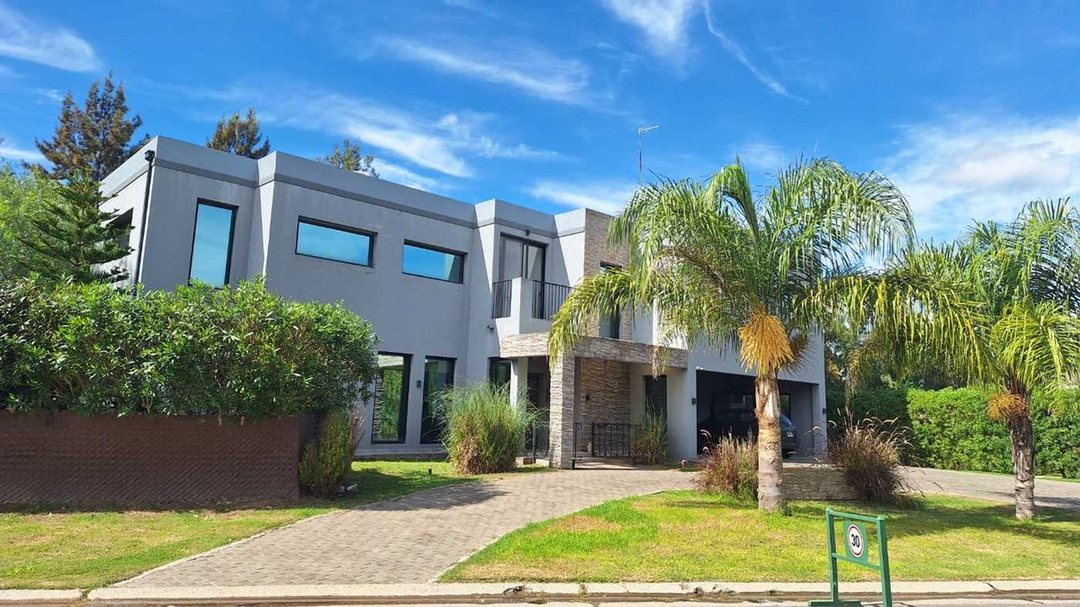 VENTA CASA BARRIO SAN MATIAS AREA 5 C/PILETA 5 AMB