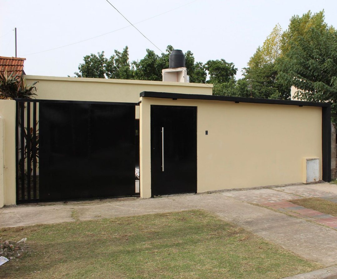 Casa 3 amb en venta-Calzada-refaccionada c/jardin