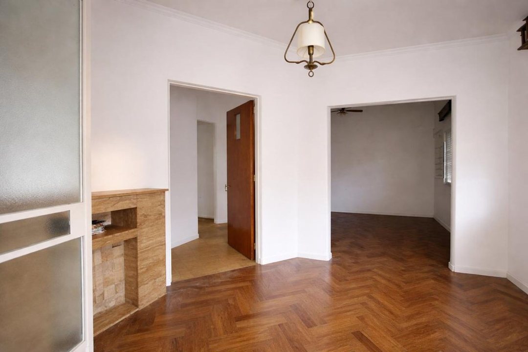 CASA A REFACCIONAR EN VENTA - LA PLATA