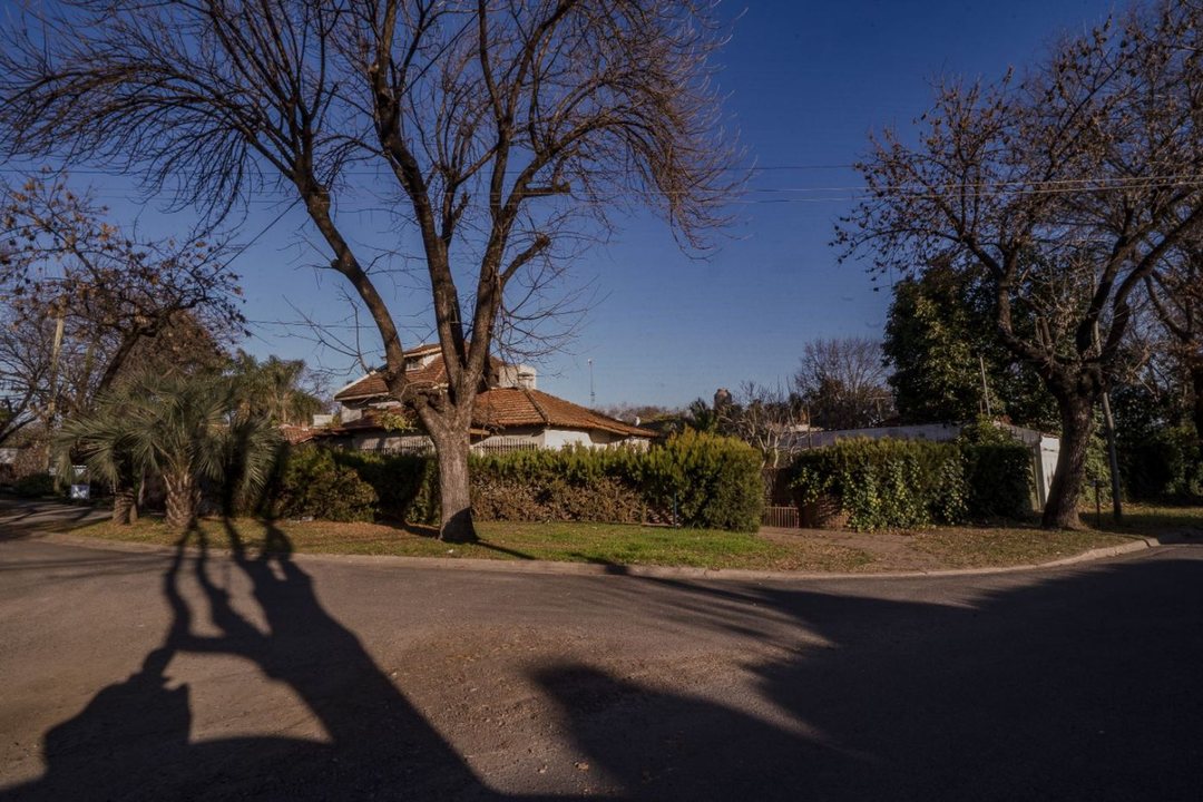 VENTA CASA VILLA ADELINA 8 AMBIENTES PERMUTA