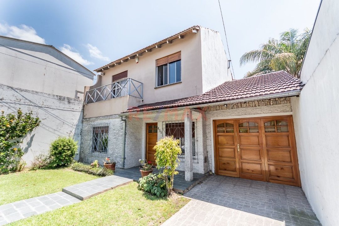 CASA EN VENTA 4 AMBIENTES + ESTUDIO EN ALDO BONZI