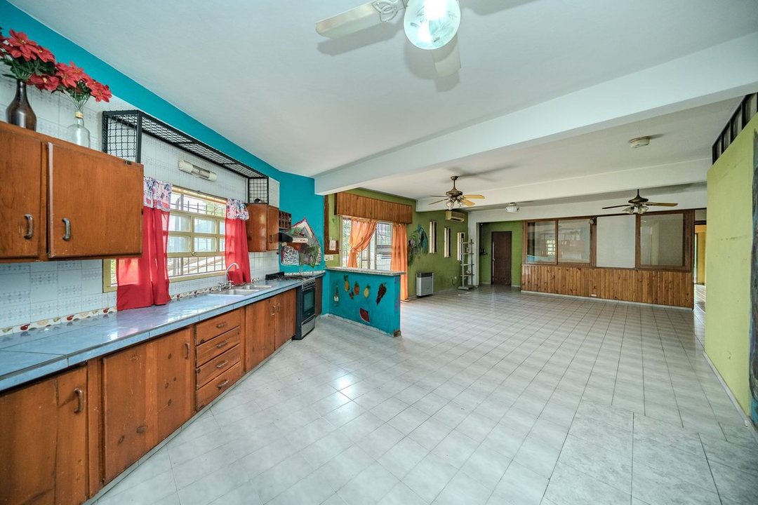 VENTA CASA MULTIFAMILIAR 2 LOCALES L HERMOSA