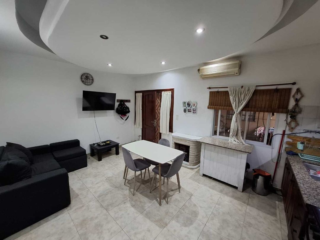 VENTA CASA 3 AMB J C PAZ APTO CRÉDITO + CASA A REF