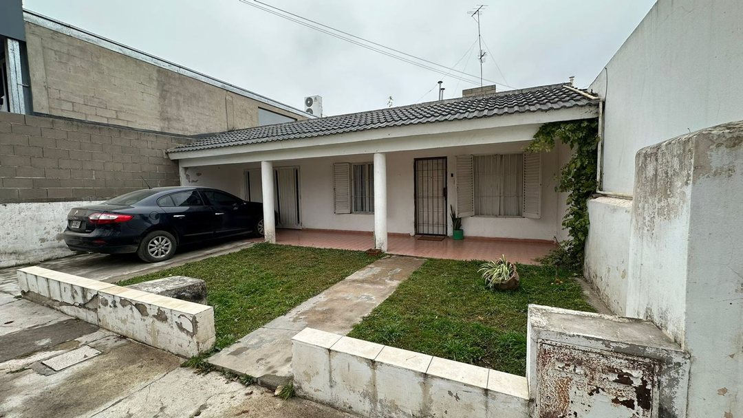 VENTA CASA PILAR 2 DORMITORIOS MTS YPF