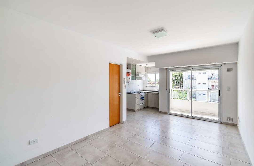 VENTA DPTO MONOAMB DIVIDIDO C/BALCÓN STOS LUGARES
