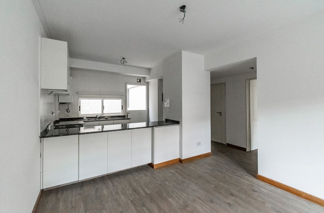 VENTA DEPARTAMENTO 3 AMB EN FLORES 1RO A CON PATIO
