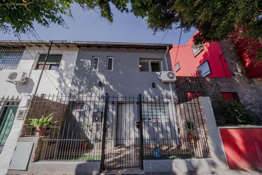 VENTA CASA 4 AMBIENTES OLIVOS