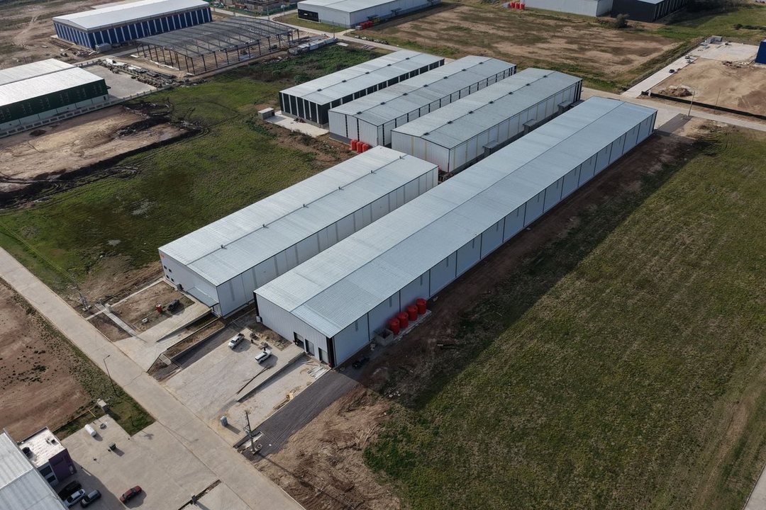 ALQUILER NAVE EN POLO INDUSTRIAL SPEGAZZINI