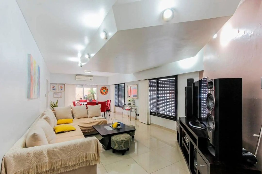 VENTA CASA 4 AMB 2 COCH PATIO LINIERS 218M2