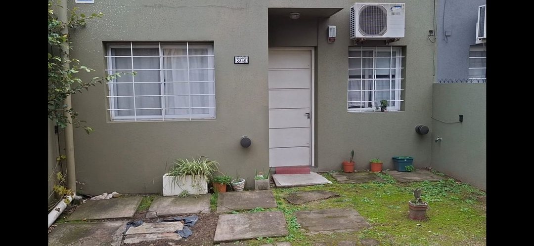 VENTA CASA TIPO PH 3 AMBIENTES ITUZAINGO