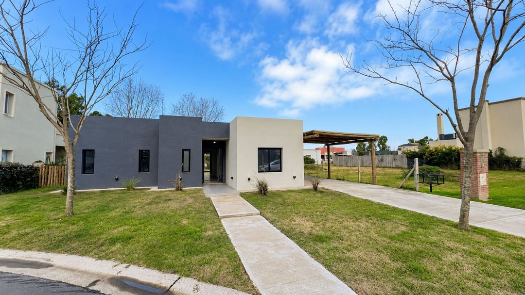 VENTA CASA 5 AMB A ESTRENAR- B. SANTA EMILIA,PILAR