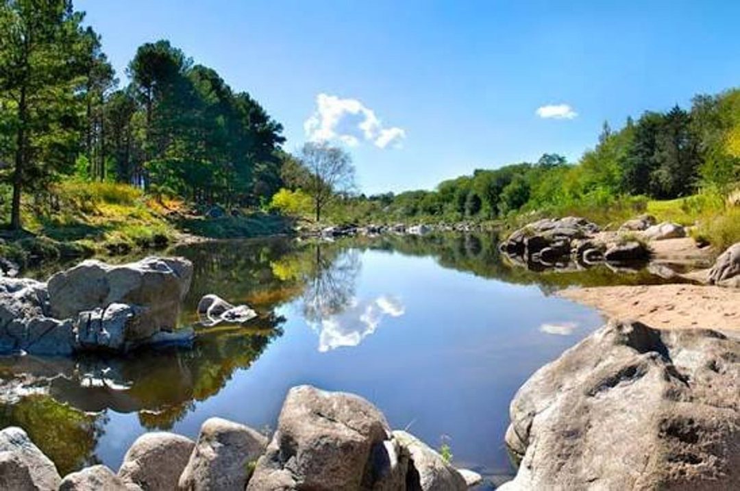 TERRENO EN VENTA 590m2  SOBRE EL RIO LOS REARTES