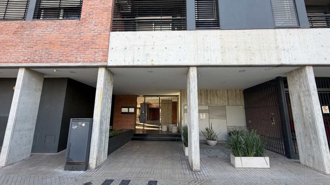 EN VENTA DEPTO 1 DORMITORIO REPUBLICA DE LA SEXTA