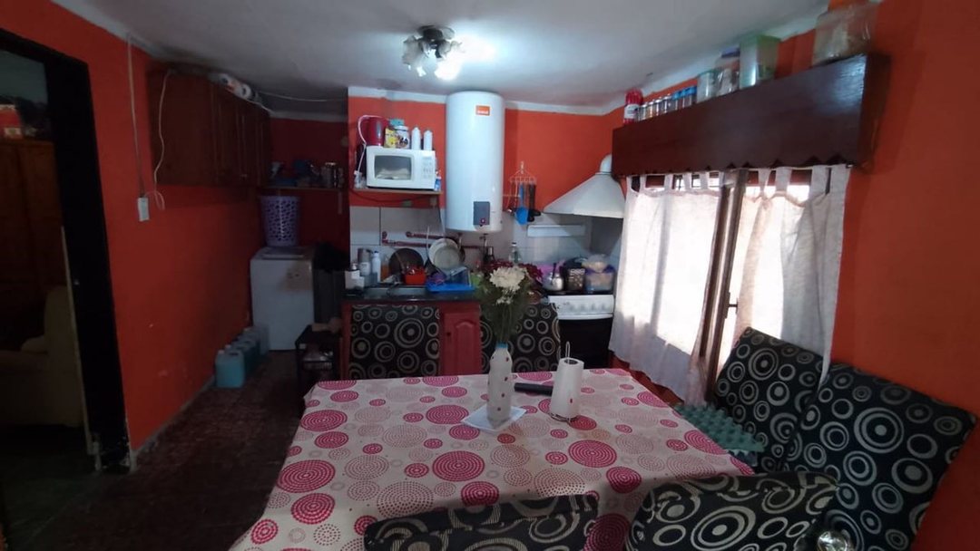 VENTA CASA 3 AMBIENTES Y 2 DEPARTAMENTOS TIGRE