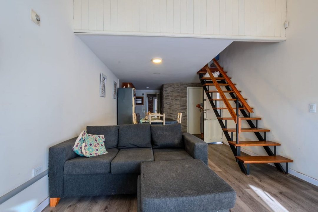 DUPLEX 5 AMBIENTES CON PILETA CLIMATIZADA Y PATIO