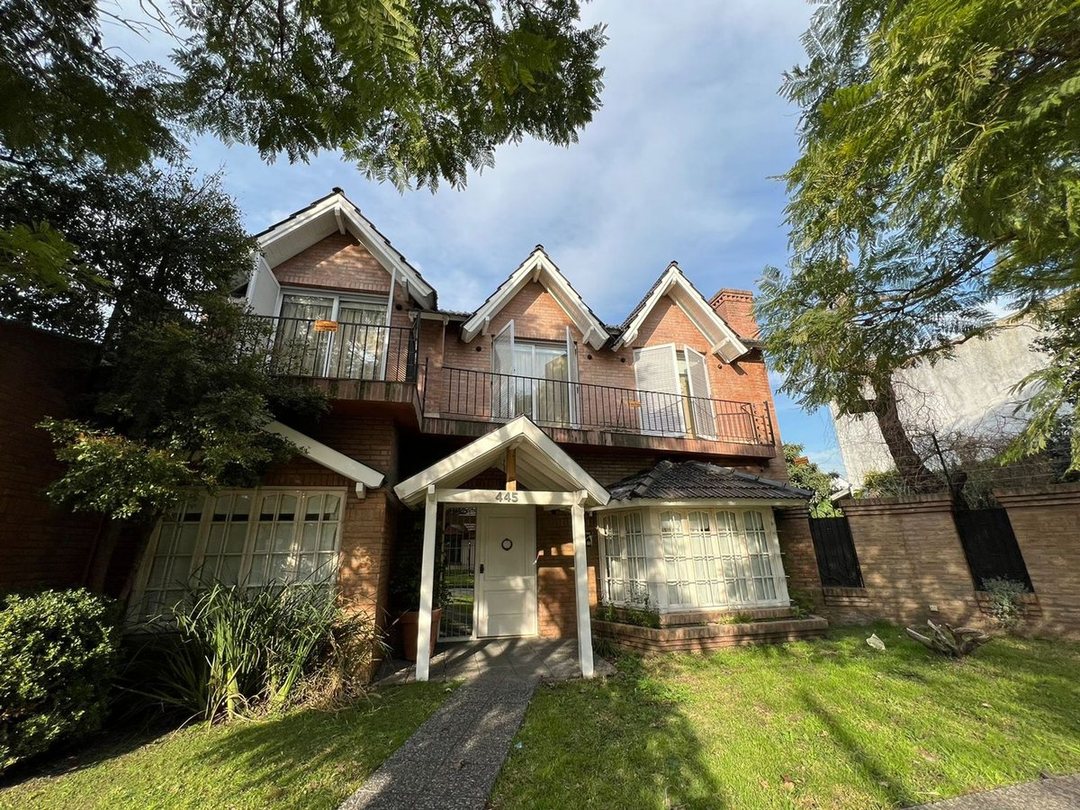VENTA CASA 6 AMBIENTES 600 m2- CASTELAR NORTE