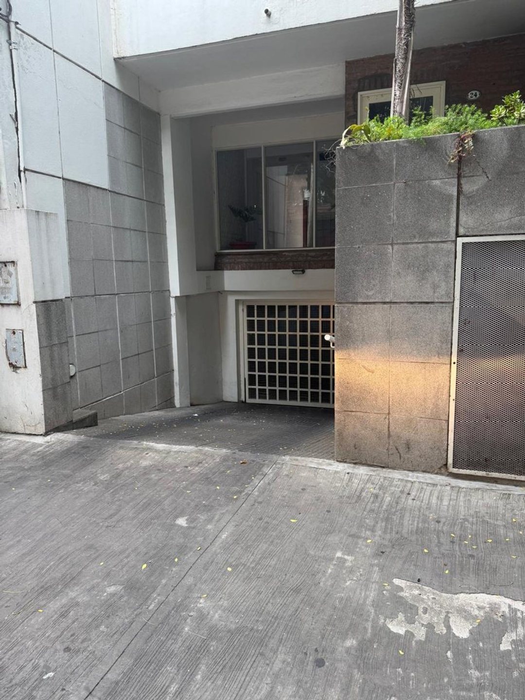 VENTA COCHERA en SAN ISIDRO