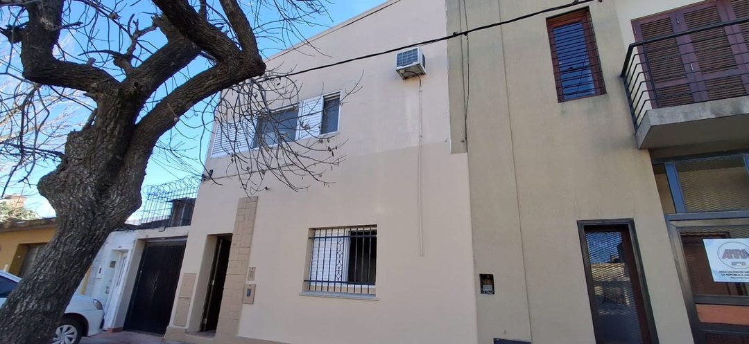 DTO EN LANTA BAJA TIPO LOF DE AMPLIAS DIMENSIONES