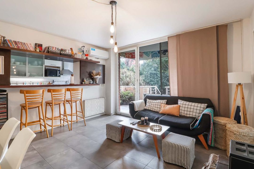 VENTA 5 AMBIENTES, SAN ISIDRO CENTRO CON JARDIN