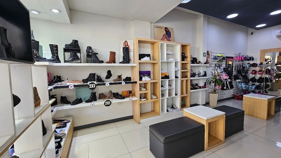 FONDO DE COMERCIO DE CALZADOS EN VENTA