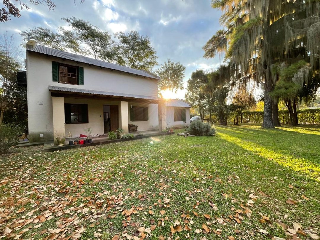 VENTA CASA EN OLIVEROS A METROS DEL RIO