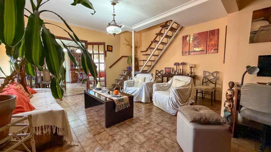 CASA 4 DORMITORIOS SEMICENTRO TANDIL