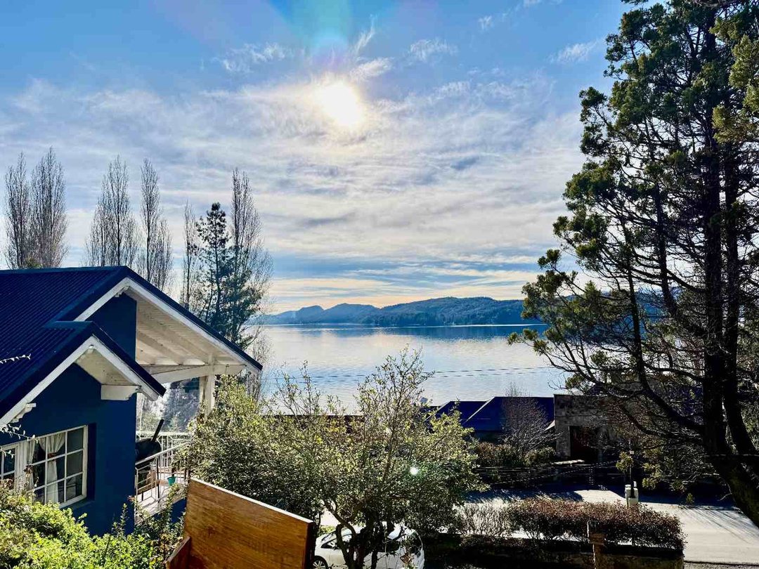 Complejo de cabañas en venta vista al lago km 11