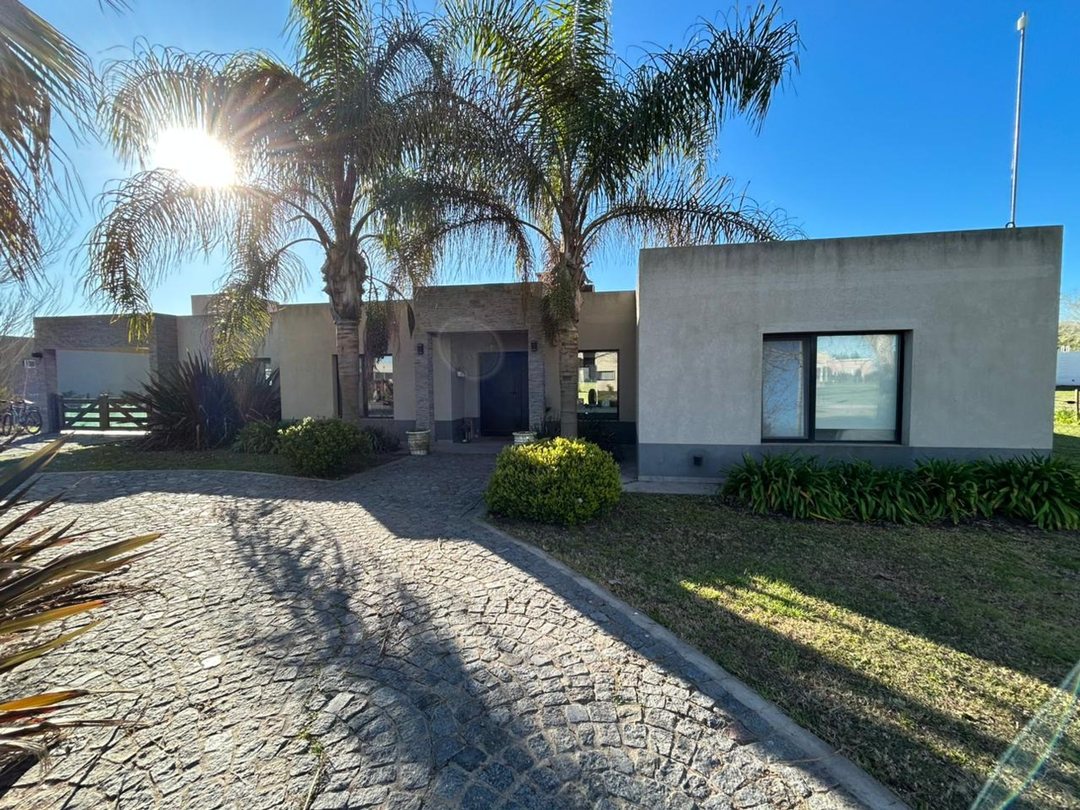 VENTA CASA EN FINCAS DE SAN VICENTE II