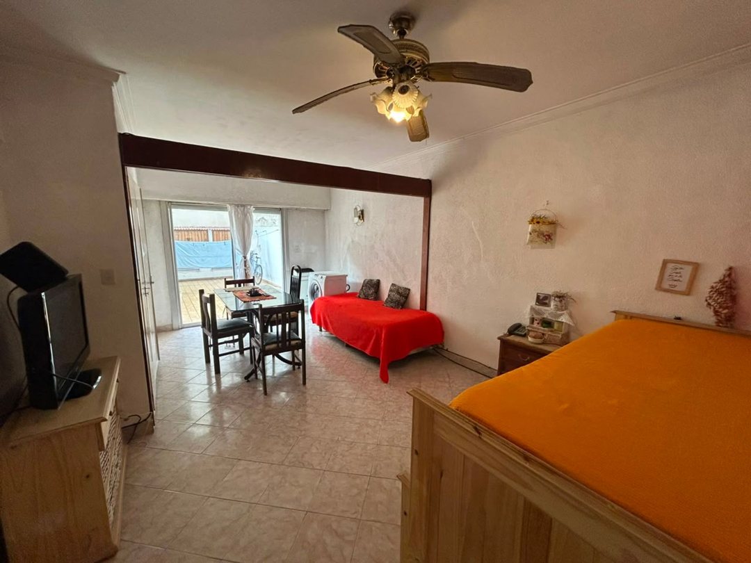 VENTA MONOAMBIENTE CON PATIO MARAL 33