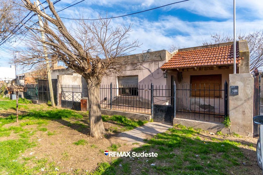 Casa 3 Dormitorios + Construccion - Gran Lote