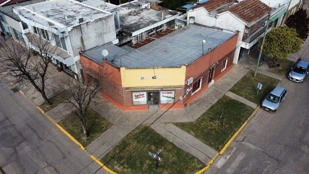VENTA DE CASA CON LOCAL COMERCIAL
