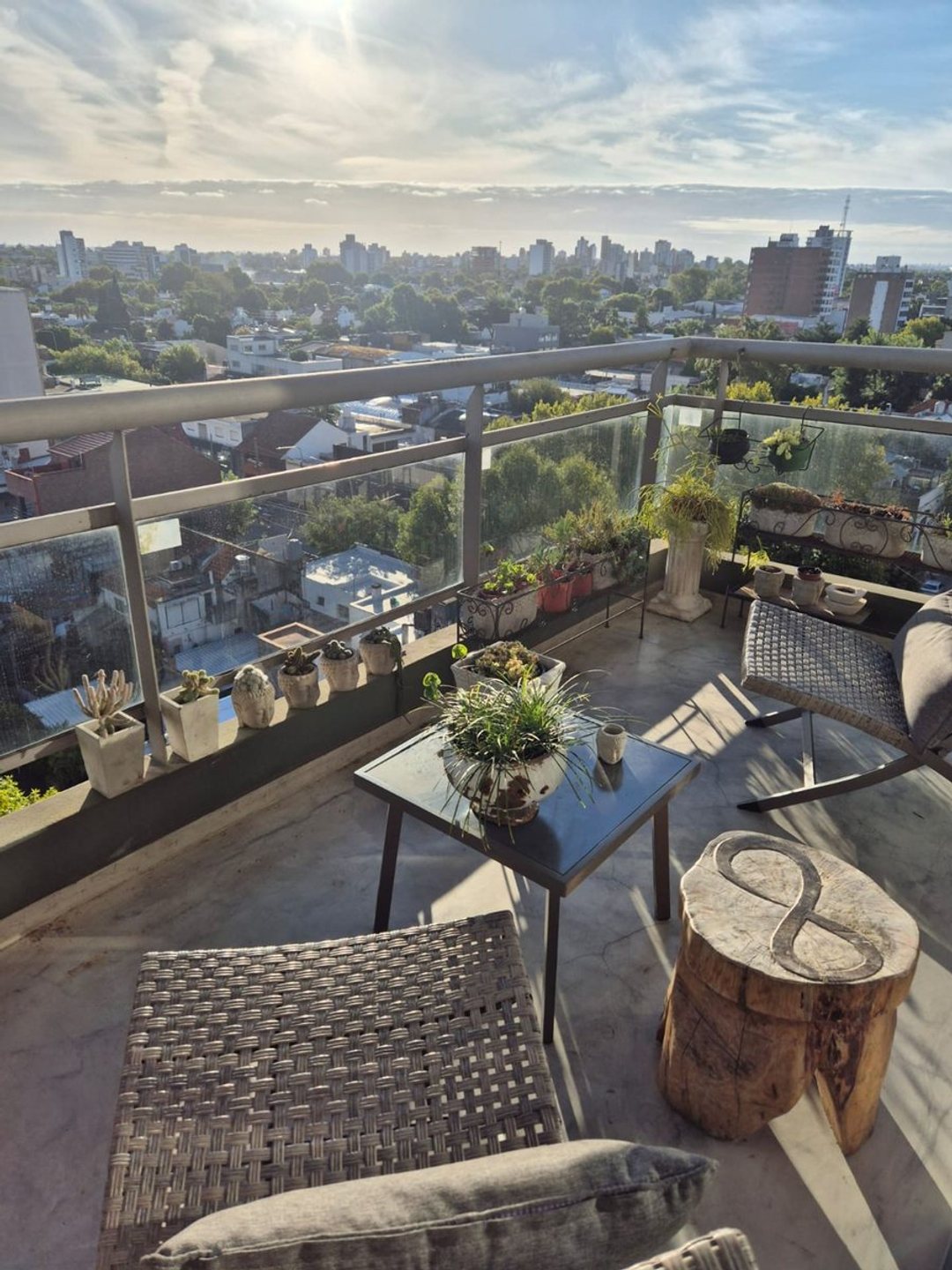 VENTA DEPTO QUILMES CON TERRAZA  PRIVADA Y COCHERA