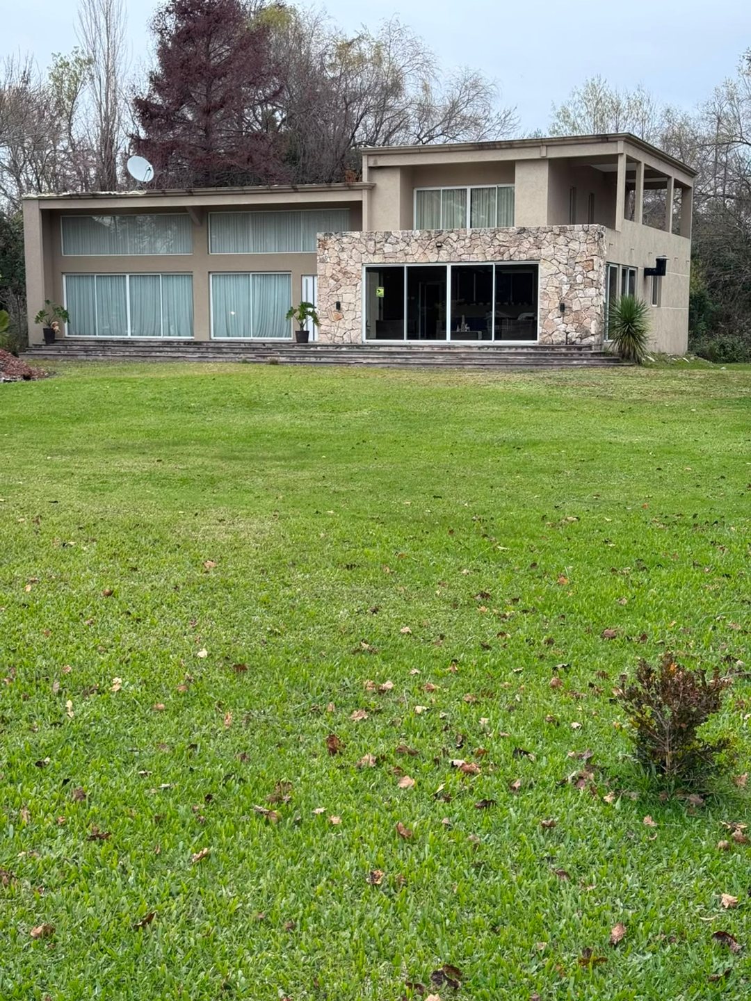 CASA EN VENTA DELTA TIGRE CON  MUELLE PROPIO.