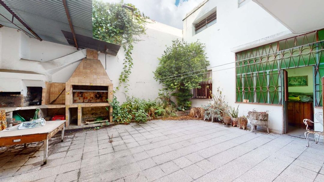 PH tipo casa c/cochera, patio y parrilla- liniers