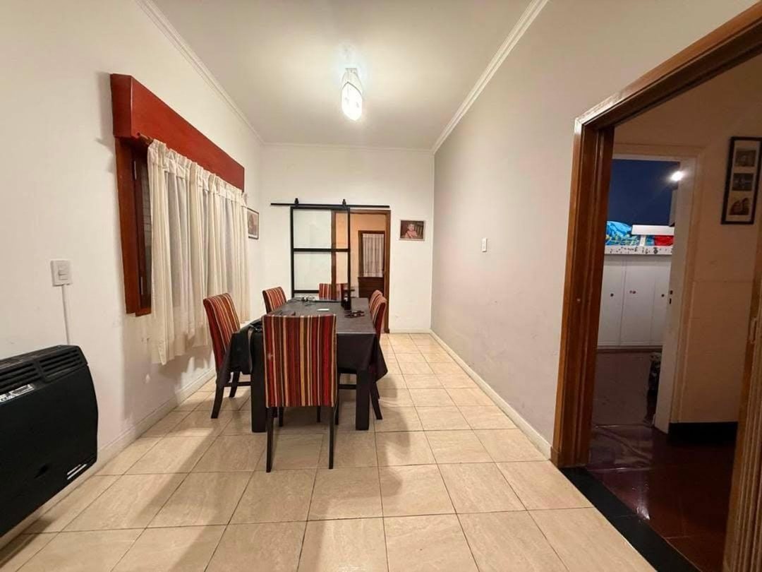 Casa en venta de 3 amb c/2 patios y cochera